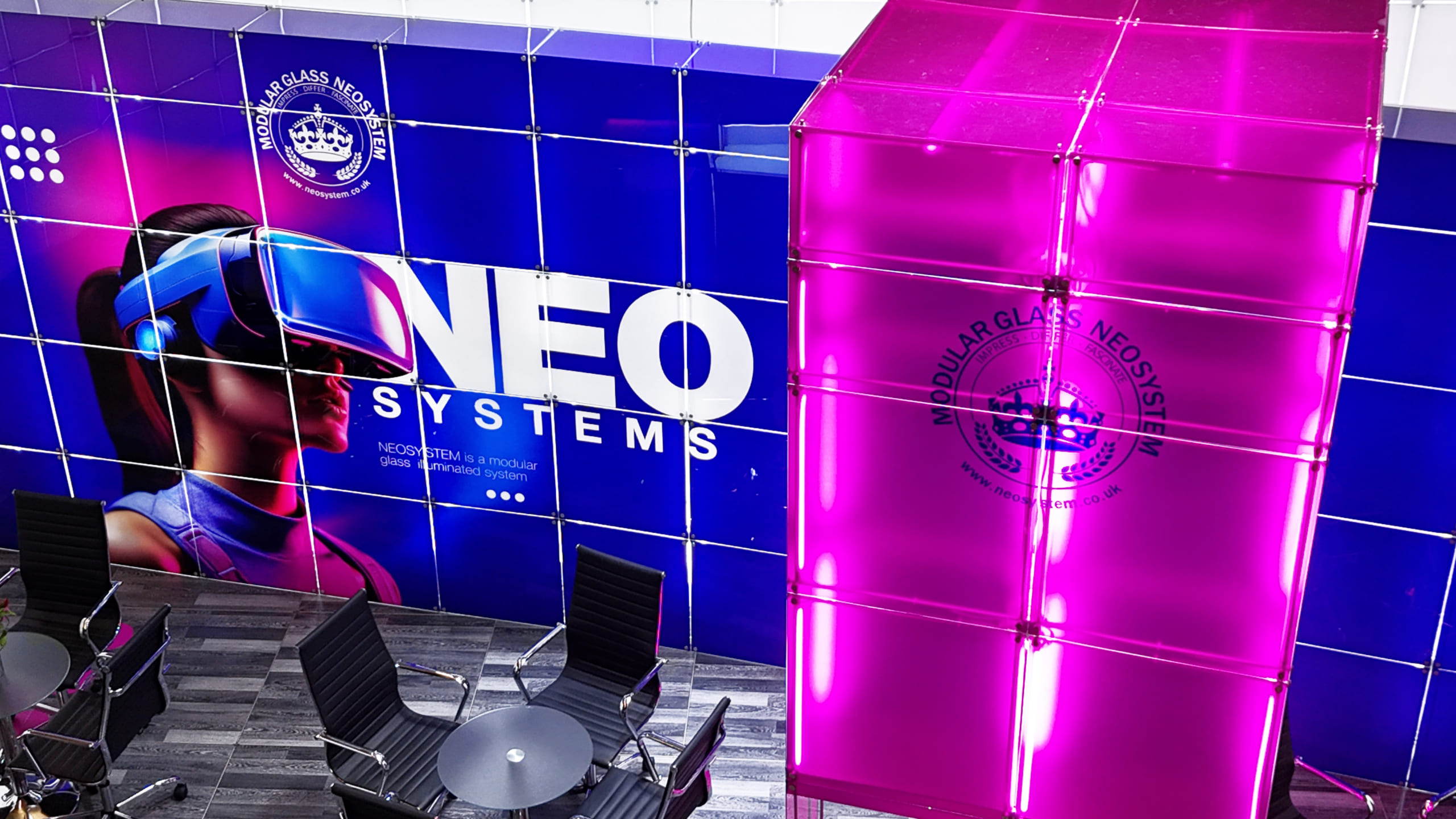 Neo Alpha — виставковий стенд, фото з майданчику